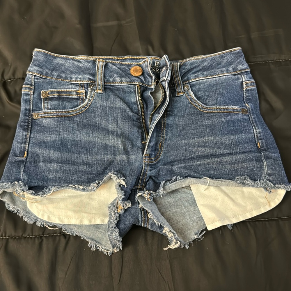 American Eagle Hi-Rise Shortie Jean shorts size 4!